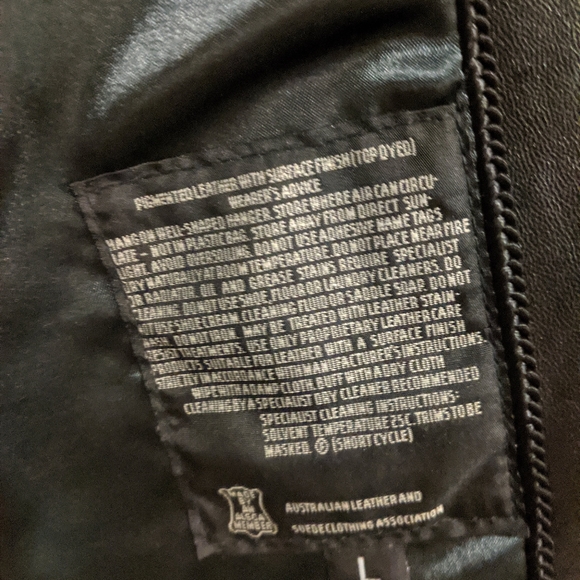 Leather jacket - Picture 3 of 4